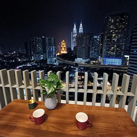 Ferienwohnung C14B Modern Infinity Pool Klcc Balcony View Kuala Lumpur Exterior foto