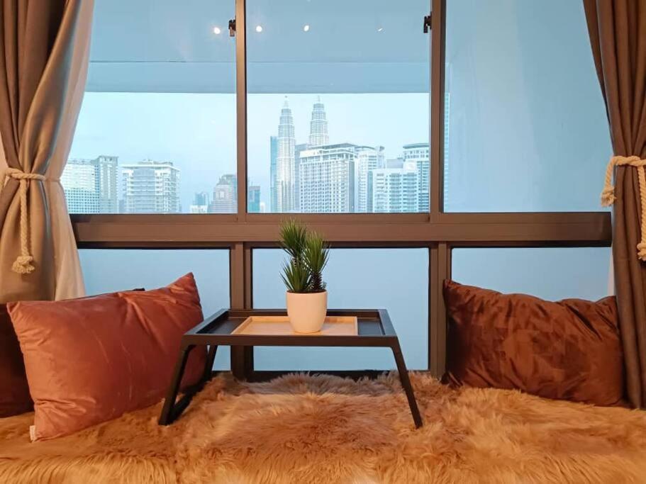 Ferienwohnung C14B Modern Infinity Pool Klcc Balcony View Kuala Lumpur Exterior foto